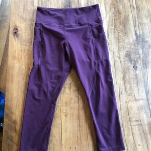 Plum Pocket Light n Tight Hi-Rise Capri 20"
